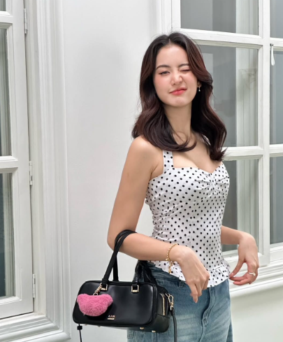 วรัญญา ธ.